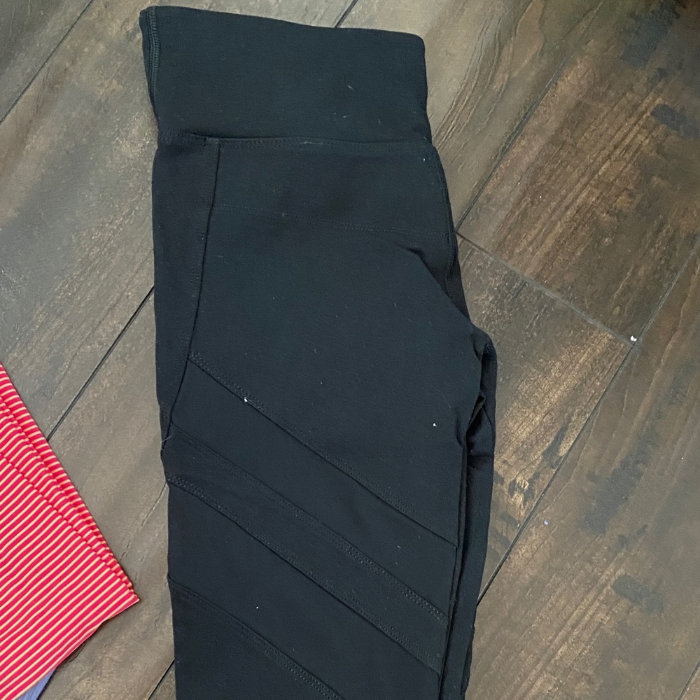 Women's Multi-Color Leggings Set - Picture 8 of 10